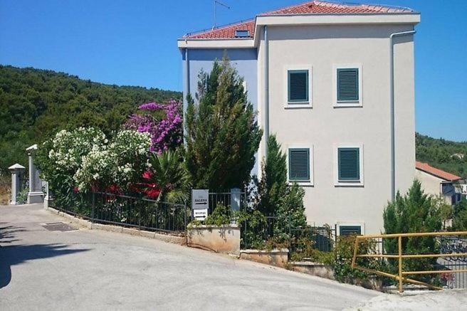 Apartment Relax Villa Salena Slatine Zewnętrze zdjęcie